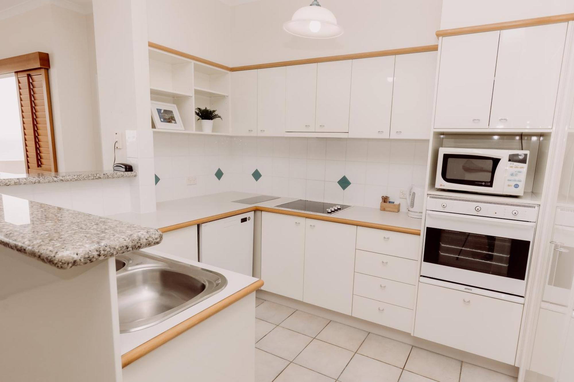 Aparthotel The Point Coolum Coolum Beach Esterno foto